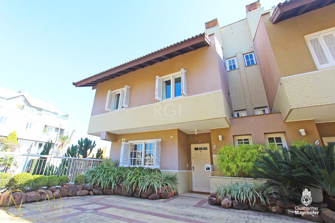 Casa de Condomínio à venda com 2 quartos, 380m², 2 suítes, 3 vagas, Rua São Leopoldo no bairro Vila Jardim em Porto Alegre