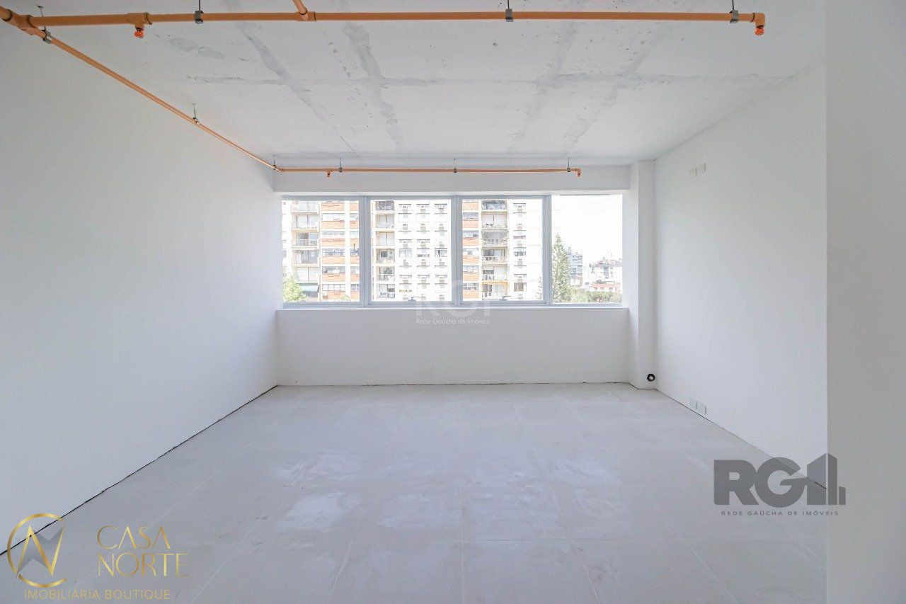 Sala Comercial à venda , 40m², 1 vaga, Rua Anita Garibaldi no bairro Mont Serrat em Porto Alegre