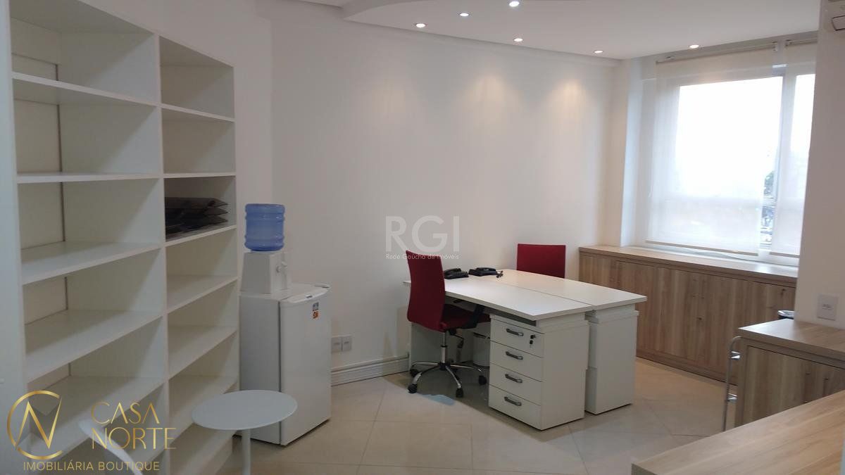 Sala Comercial à venda , 24m², Avenida Assis Brasil no bairro Passo da Areia em Porto Alegre