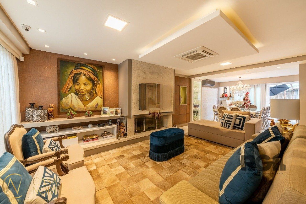 Casa de Condomínio à venda com 4 quartos, 324m², 4 suítes, 3 vagas, Rua João Caetano no bairro Três Figueiras em Porto Alegre