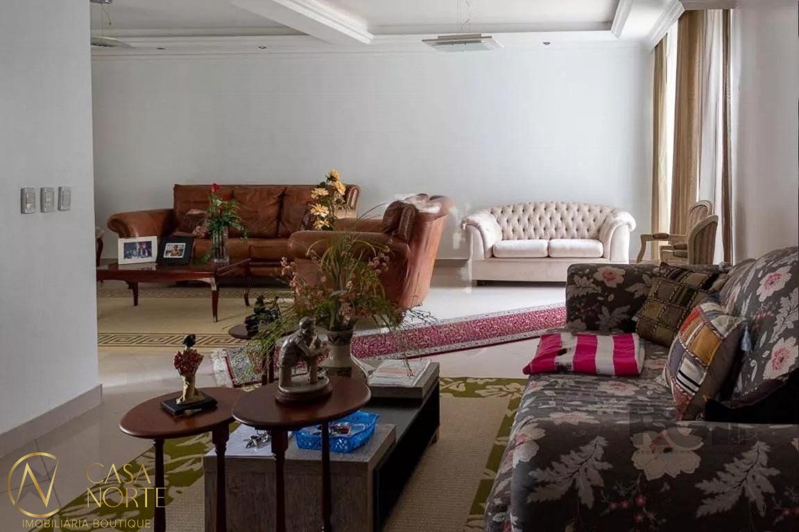 Casa à venda com 4 quartos, 350m², 1 suíte, 2 vagas, Rua Arequipa no bairro Jardim Lindóia em Porto Alegre