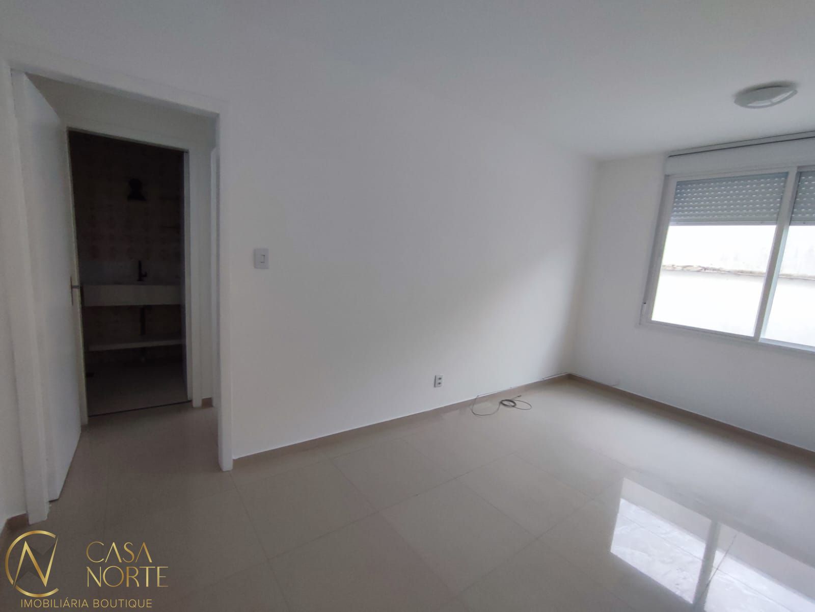 Apartamento à venda com 1 quarto, 44m², 1 vaga, Avenida Cristóvão Colombo no bairro Floresta em Porto Alegre