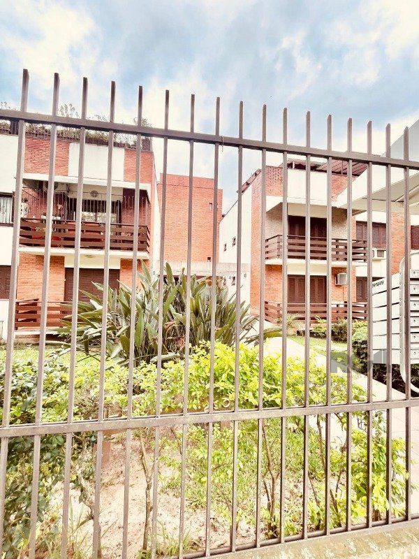 Apartamento à venda com 3 quartos, 157m², 1 suíte, 2 vagas, Rua Doutor Castro de Menezes no bairro Vila Assunção em Porto Alegre