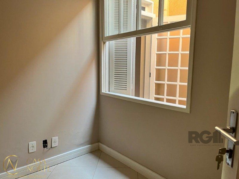 Apartamento à venda com 2 quartos, 57m², 1 suíte, Rua Amelia Teles no bairro Petrópolis em Porto Alegre