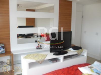 Casa de Condomínio à venda com 5 quartos, 375m², 5 suítes, 2 vagas, Rua Attilio Bilibio no bairro Jardim Carvalho em Porto Alegre