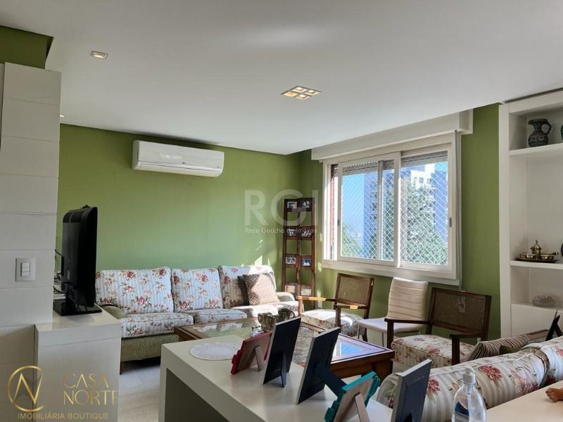 Apartamento à venda com 3 quartos, 125m², 1 suíte, 2 vagas, Avenida Carlos Gomes no bairro Auxiliadora em Porto Alegre