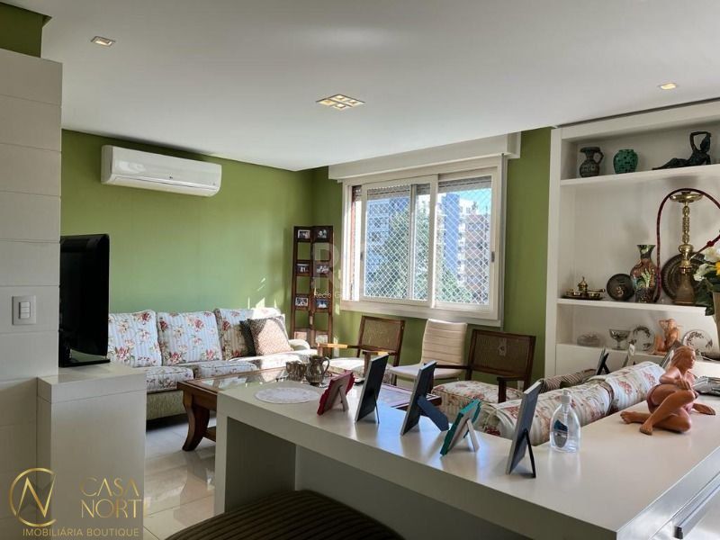 Apartamento à venda com 3 quartos, 125m², 1 suíte, 2 vagas, Avenida Carlos Gomes no bairro Auxiliadora em Porto Alegre