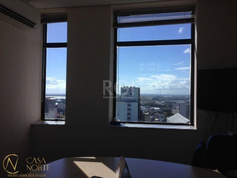 Sala Comercial à venda , 126m², 1 vaga, Rua Ramiro Barcelos no bairro Independência em Porto Alegre