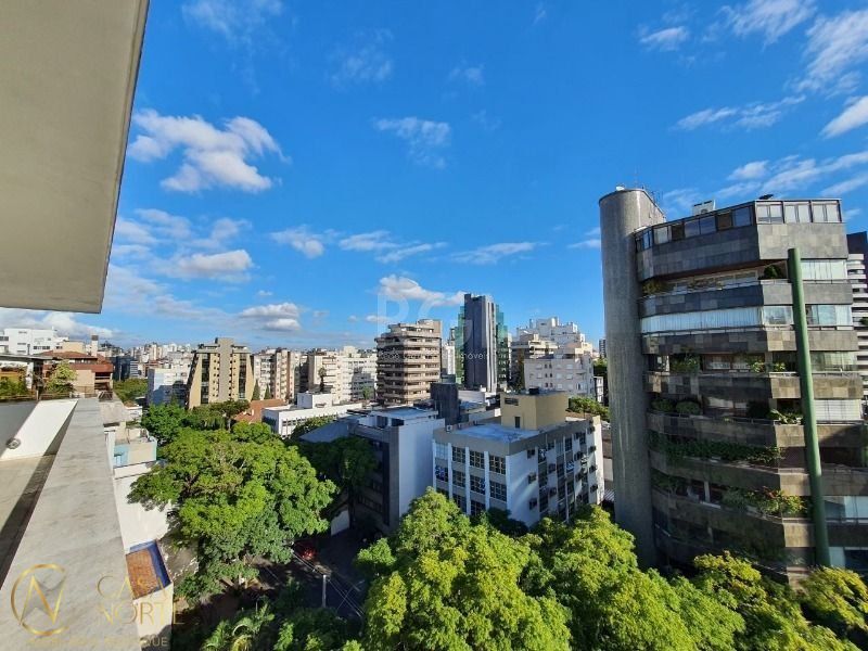 Cobertura à venda com 5 quartos, 640m², 2 suítes, 4 vagas, Rua Luciana de Abreu no bairro Moinhos de Vento em Porto Alegre