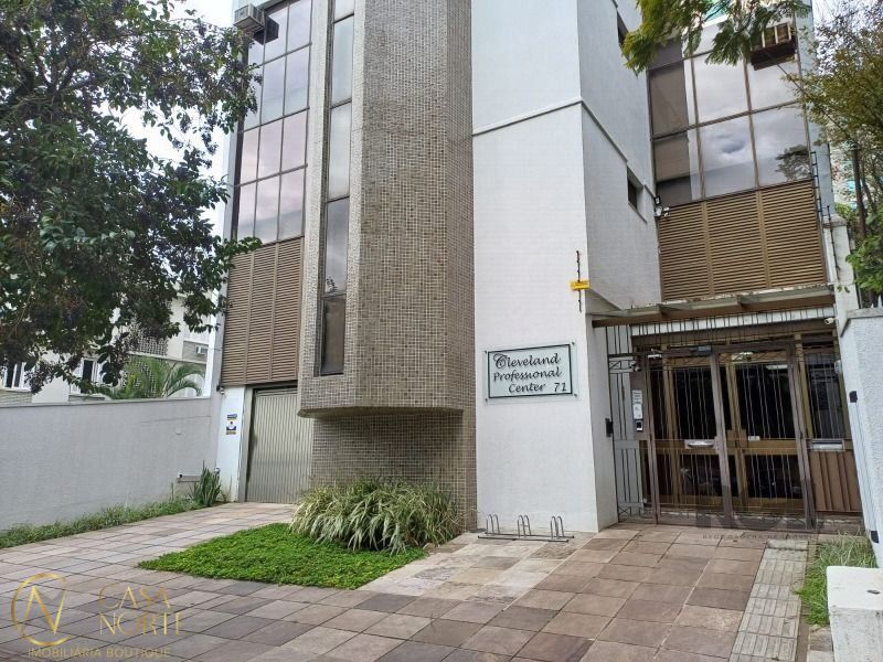 Sala Comercial à venda , 28m², 1 vaga, Rua General Neto no bairro Floresta em Porto Alegre