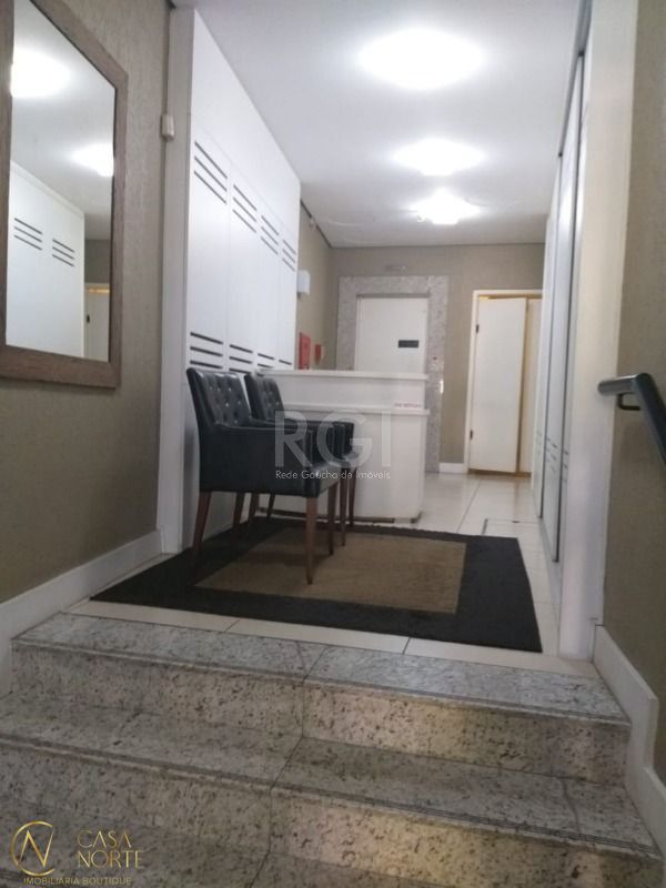 Sala Comercial à venda , 32m², Avenida Cristóvão Colombo no bairro Moinhos de Vento em Porto Alegre