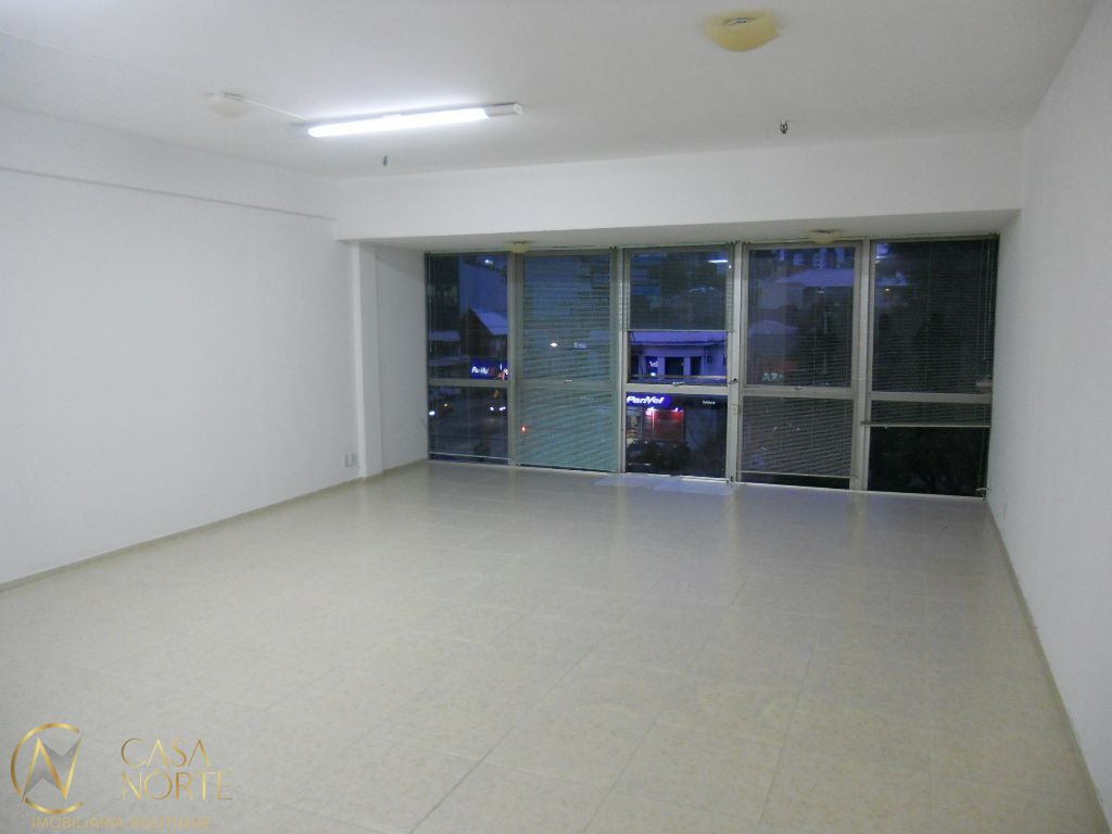 Sala Comercial à venda com 1 quarto, 45m², 1 vaga, Avenida Cristóvão Colombo no bairro Floresta em Porto Alegre