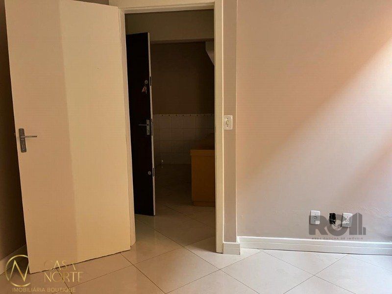 Apartamento à venda com 2 quartos, 57m², 1 suíte, Rua Amelia Teles no bairro Petrópolis em Porto Alegre
