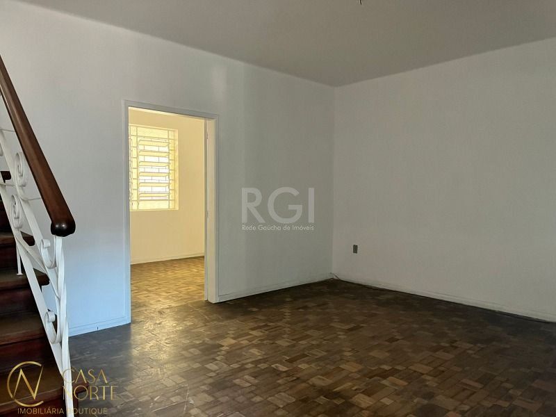 Sobrado à venda com 3 quartos, 160m², 1 suíte, Avenida Cristóvão Colombo no bairro Auxiliadora em Porto Alegre