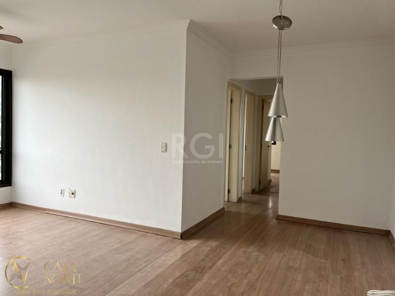Apartamento à venda com 3 quartos, 70m², 1 suíte, 1 vaga, Avenida Polonia no bairro São Geraldo em Porto Alegre