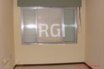 Casa à venda com 3 quartos, 180m², 1 suíte, 3 vagas, Rua Angelo Barcelos no bairro Vila João Pessoa em Porto Alegre