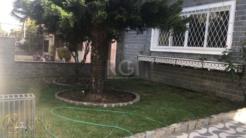 Casa à venda com 3 quartos, 242m², 1 suíte, 3 vagas, Avenida Celestino Bertolucci no bairro Aberta dos Morros em Porto Alegre
