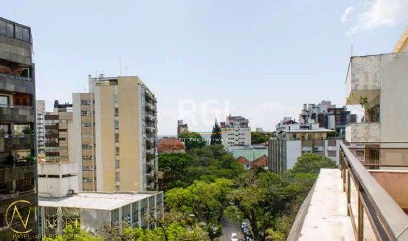 Cobertura à venda com 3 quartos, 380m², 1 suíte, 2 vagas, Rua Luciana de Abreu no bairro Moinhos de Vento em Porto Alegre