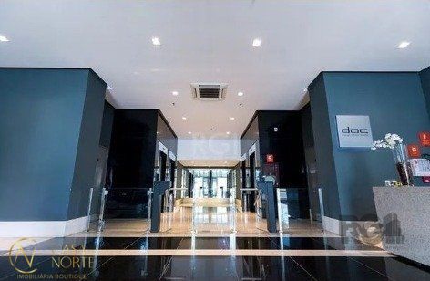 Sala Comercial à venda , 38m², 1 vaga, Rua Ramiro Barcelos no bairro Floresta em Porto Alegre