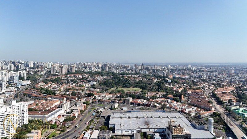 Terreno à venda , 349m², Avenida Grecia no bairro Passo da Areia em Porto Alegre