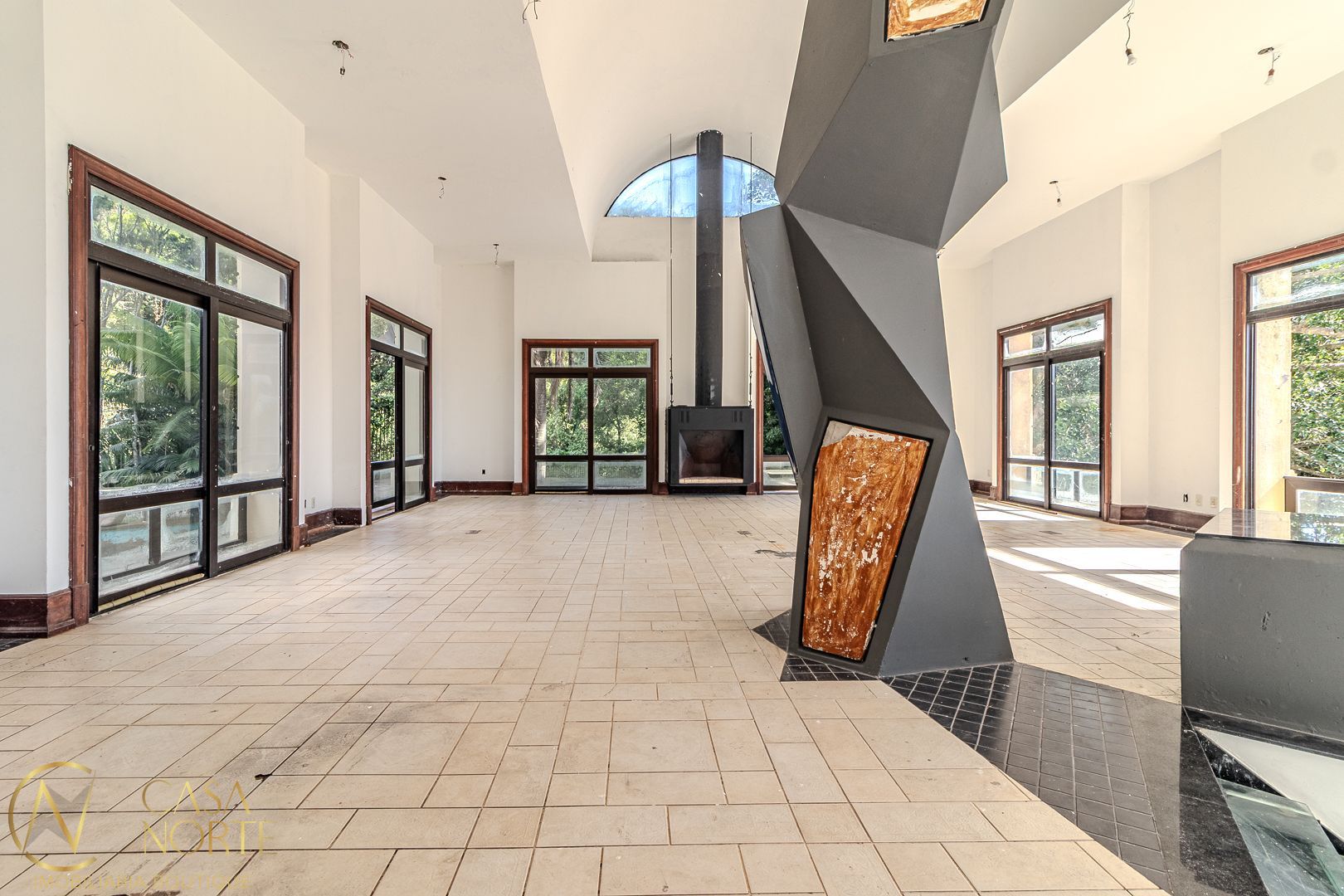Casa à venda com 5 quartos, 1000m², 5 suítes, 8 vagas, Rua Fernando Osorio no bairro Teresópolis em Porto Alegre