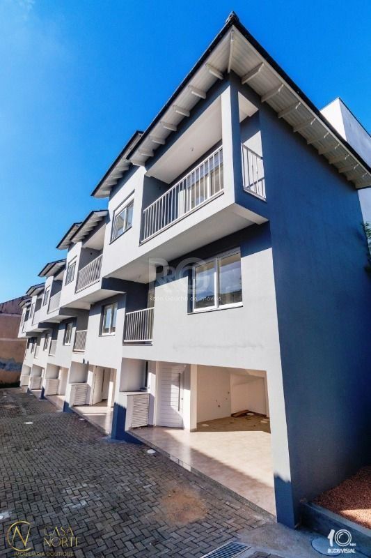 Casa de Condomínio à venda com 2 quartos, 115m², 1 suíte, 2 vagas, Rua Padre João Batista Reus no bairro Vila Conceição em Porto Alegre