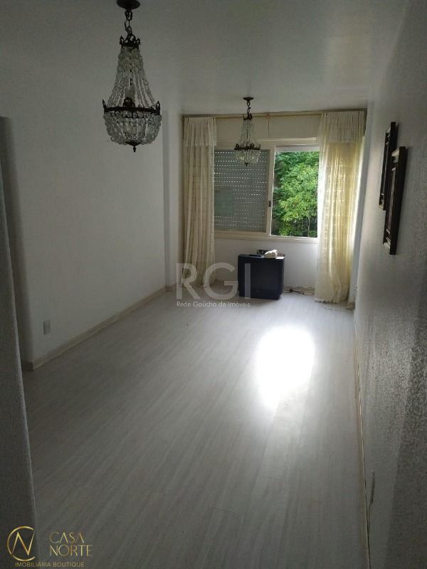 Apartamento à venda com 2 quartos, 83m², Avenida Guaiba no bairro Vila Assunção em Porto Alegre