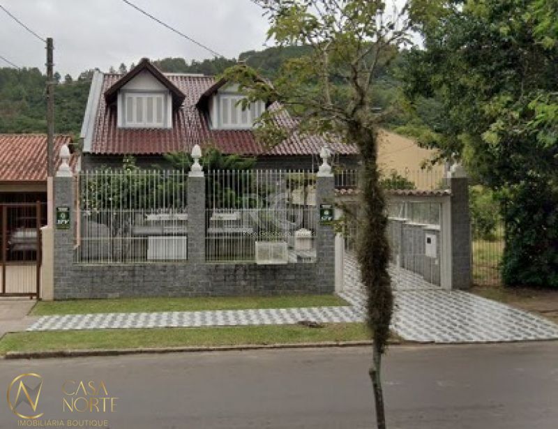 Casa à venda com 3 quartos, 242m², 1 suíte, 3 vagas, Avenida Celestino Bertolucci no bairro Aberta dos Morros em Porto Alegre