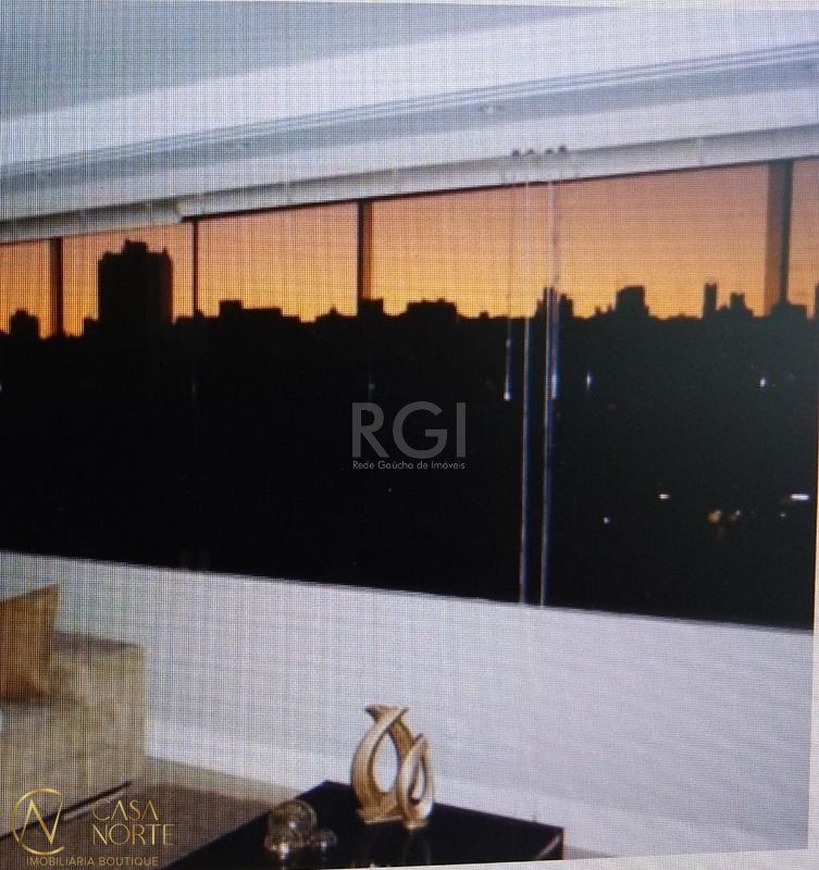 Apartamento à venda com 3 quartos, 94m², 1 suíte, 2 vagas, Rua Azevedo Sodre no bairro Passo da Areia em Porto Alegre