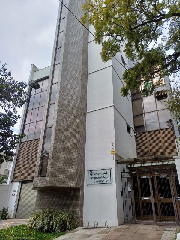 Sala Comercial à venda , 28m², 1 vaga, Rua General Neto no bairro Floresta em Porto Alegre