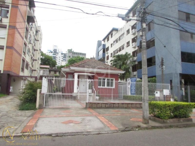 Casa Comercial à venda , 210m², Rua Luzitana no bairro Higienópolis em Porto Alegre