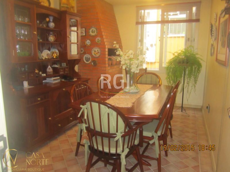 Apartamento à venda com 3 quartos, 110m², 1 suíte, Rua Marques do Pombal no bairro Auxiliadora em Porto Alegre