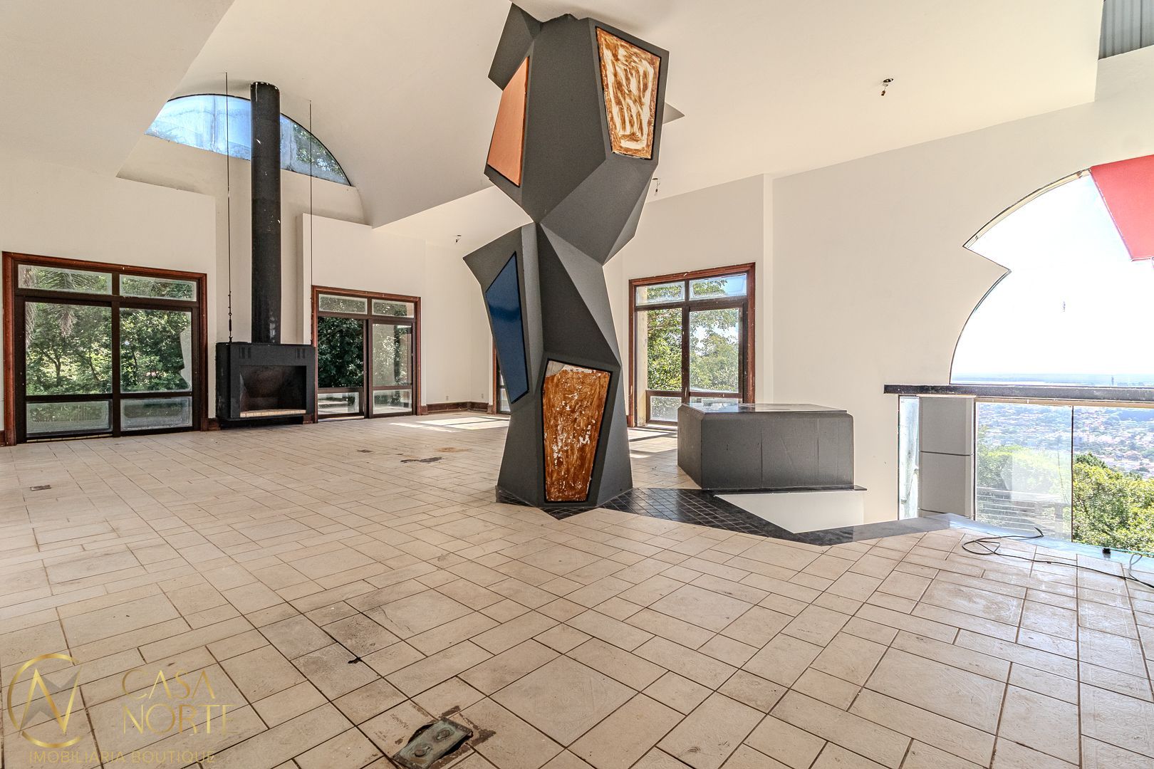 Casa à venda com 5 quartos, 1000m², 5 suítes, 8 vagas, Rua Fernando Osorio no bairro Teresópolis em Porto Alegre