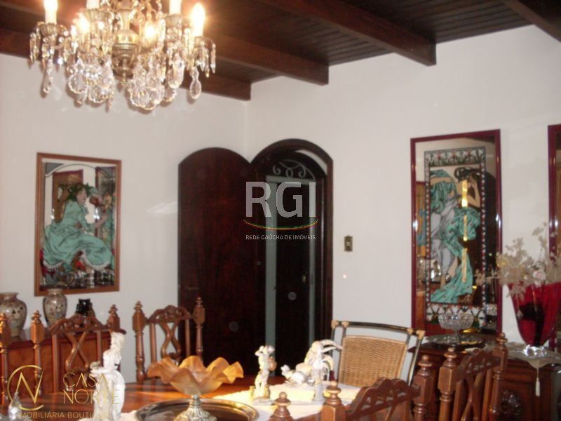 Casa à venda com 4 quartos, 200m², 1 suíte, 4 vagas, Travessa Antilhas no bairro Jardim Lindóia em Porto Alegre