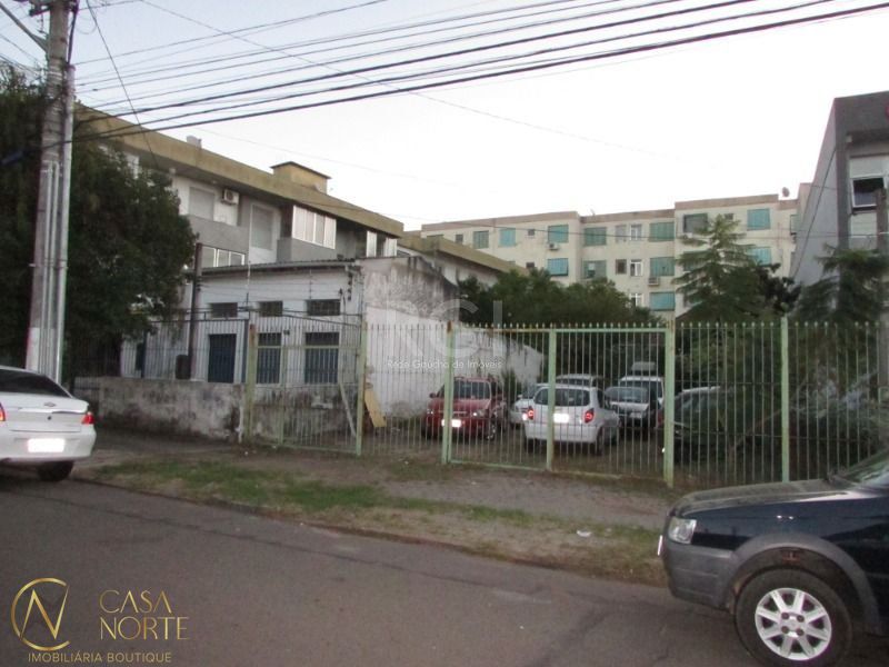 Terreno à venda , 842m², Rua Vinte e Cinco de Julho no bairro Santa Maria Goretti em Porto Alegre