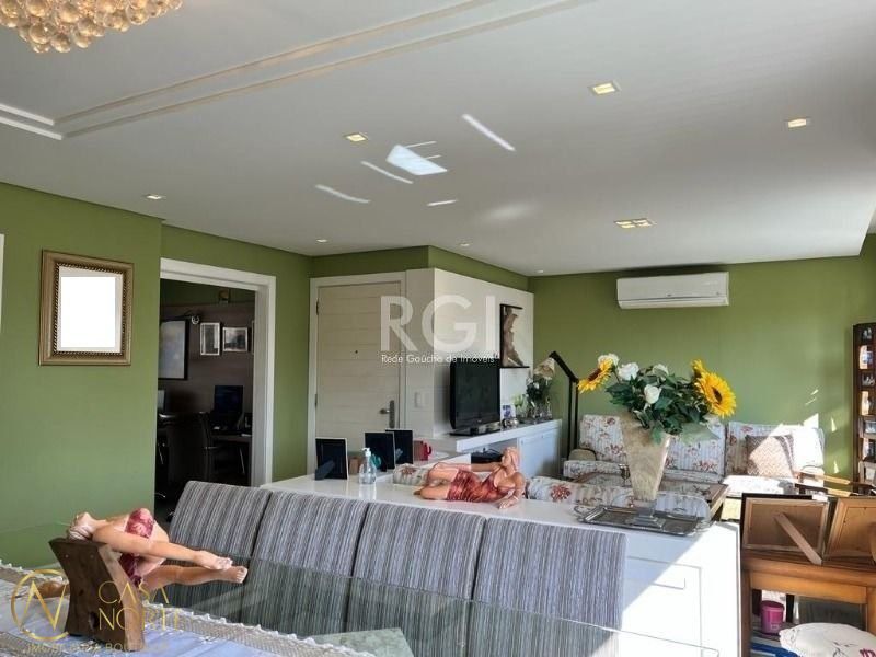 Apartamento à venda com 3 quartos, 125m², 1 suíte, 2 vagas, Avenida Carlos Gomes no bairro Auxiliadora em Porto Alegre