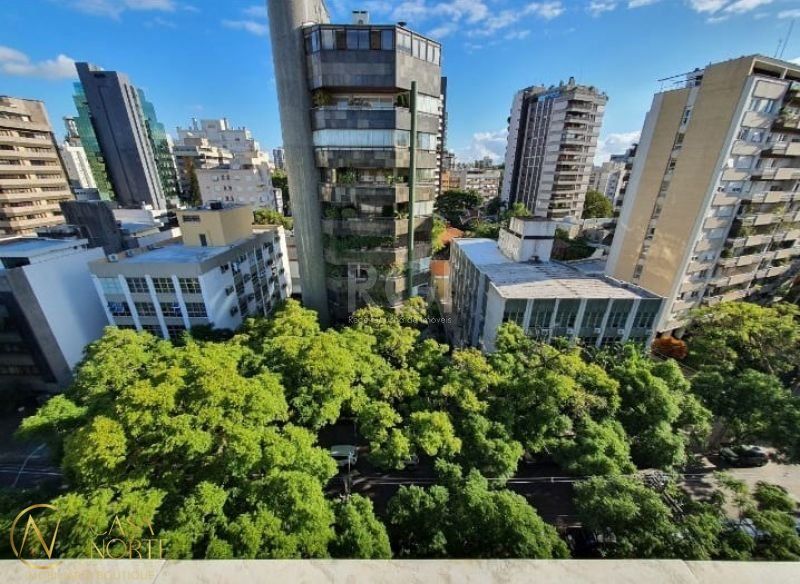 Cobertura à venda com 5 quartos, 640m², 2 suítes, 4 vagas, Rua Luciana de Abreu no bairro Moinhos de Vento em Porto Alegre