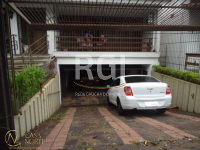 Casa à venda com 4 quartos, 330m², 2 vagas, Rua Comendador Antônio Fontoura no bairro Glória em Porto Alegre