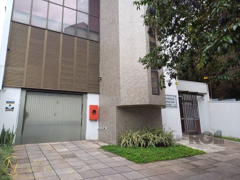 Sala Comercial à venda , 28m², 1 vaga, Rua General Neto no bairro Floresta em Porto Alegre
