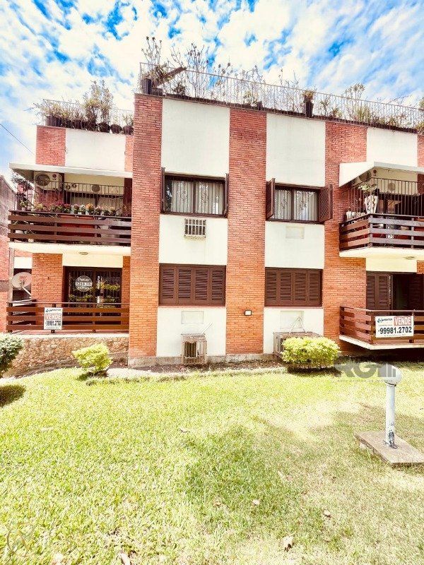 Apartamento à venda com 3 quartos, 157m², 1 suíte, 2 vagas, Rua Doutor Castro de Menezes no bairro Vila Assunção em Porto Alegre