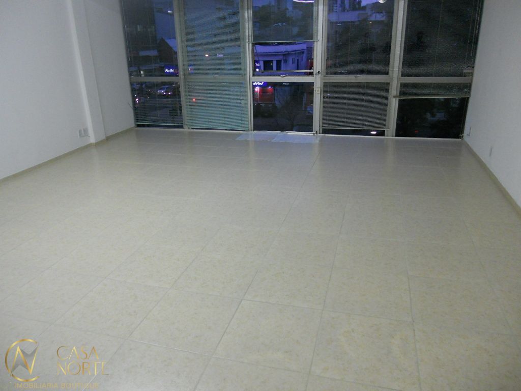 Sala Comercial à venda com 1 quarto, 45m², 1 vaga, Avenida Cristóvão Colombo no bairro Floresta em Porto Alegre