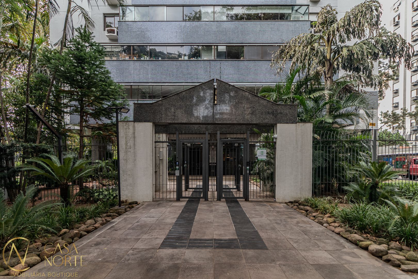 Cobertura à venda com 3 quartos, 259m², 1 suíte, 2 vagas, Rua Marquês do Pombal no bairro Moinhos de Vento em Porto Alegre