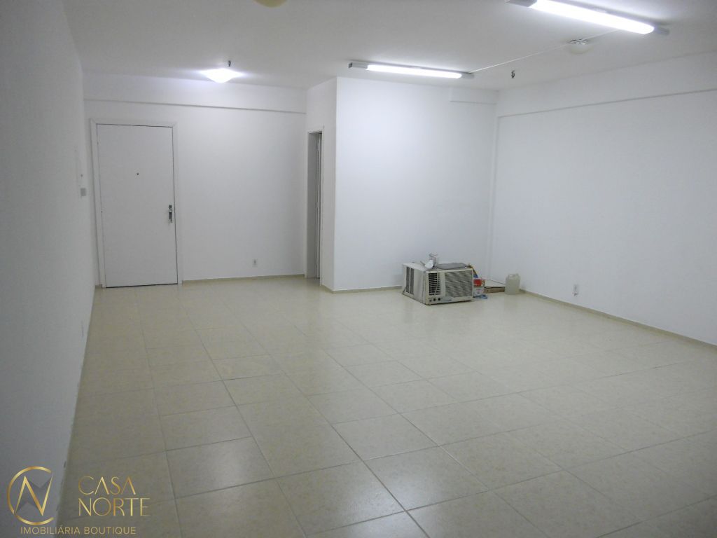 Sala Comercial à venda com 1 quarto, 45m², 1 vaga, Avenida Cristóvão Colombo no bairro Floresta em Porto Alegre
