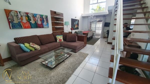 Casa à venda com 3 quartos, 218m², 1 suíte, 5 vagas, Avenida Leonardo Carlucci no bairro Espírito Santo em Porto Alegre