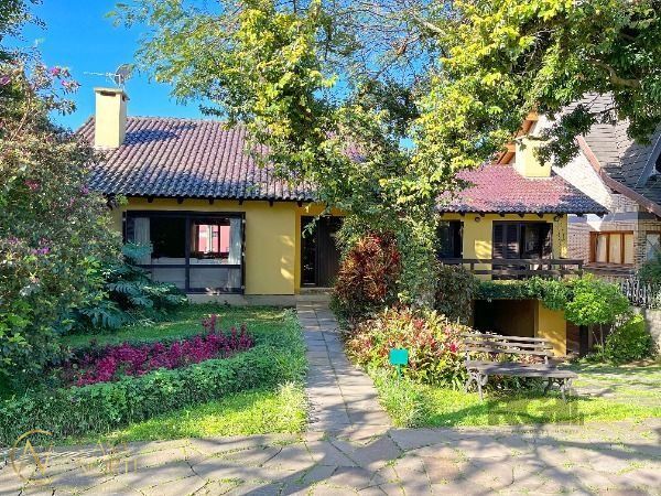 Casa de Condomínio à venda com 4 quartos, 400m², 2 suítes, 4 vagas, Avenida Firmino Octavio Bimbi no bairro Cavalhada em Porto Alegre