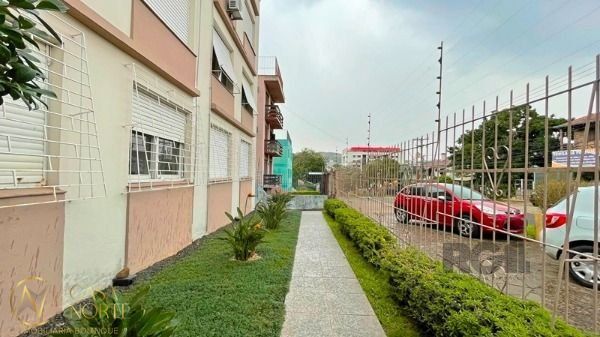Apartamento à venda com 1 quarto, 37m², Rua Marechal Hermes no bairro Camaquã em Porto Alegre