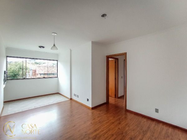 Apartamento à venda com 3 quartos, 74m², 1 suíte, 1 vaga, Rua Porto Calvo no bairro Ipanema em Porto Alegre