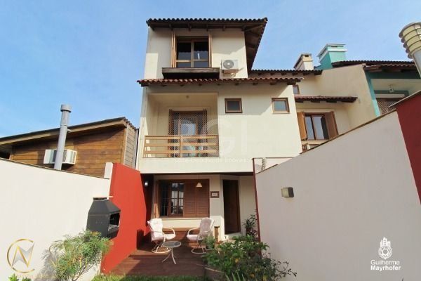 Casa à venda com 4 quartos, 178m², 2 suítes, 2 vagas, Rua Kyve T. Knijnik no bairro Espírito Santo em Porto Alegre