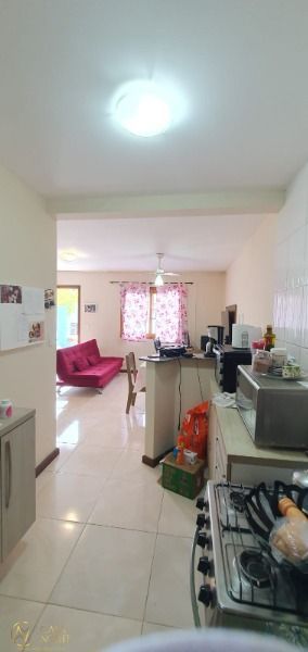 Casa à venda com 2 quartos, 62m², 1 vaga, Rua Catarina Quadros no bairro Hípica em Porto Alegre