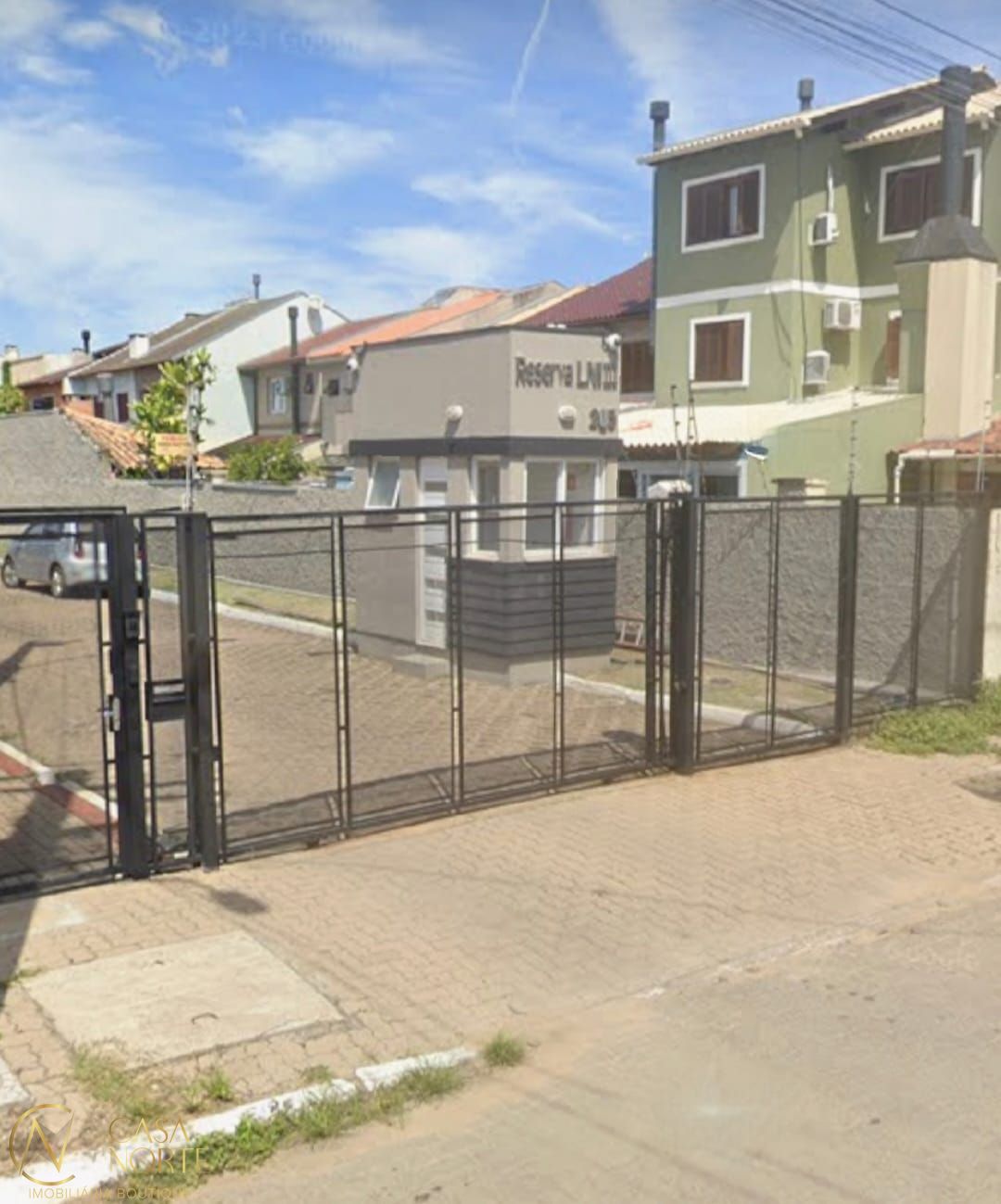 Casa de Condomínio à venda com 3 quartos, 140m², 1 suíte, 2 vagas, Rua Irany de Oliveira Sant'anna no bairro Hípica em Porto Alegre